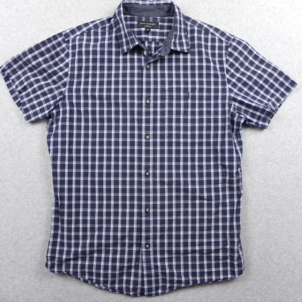 Banana Republic Shirt Mens Medium Standard Fit Button Up Blue Plaid Short Sleeve